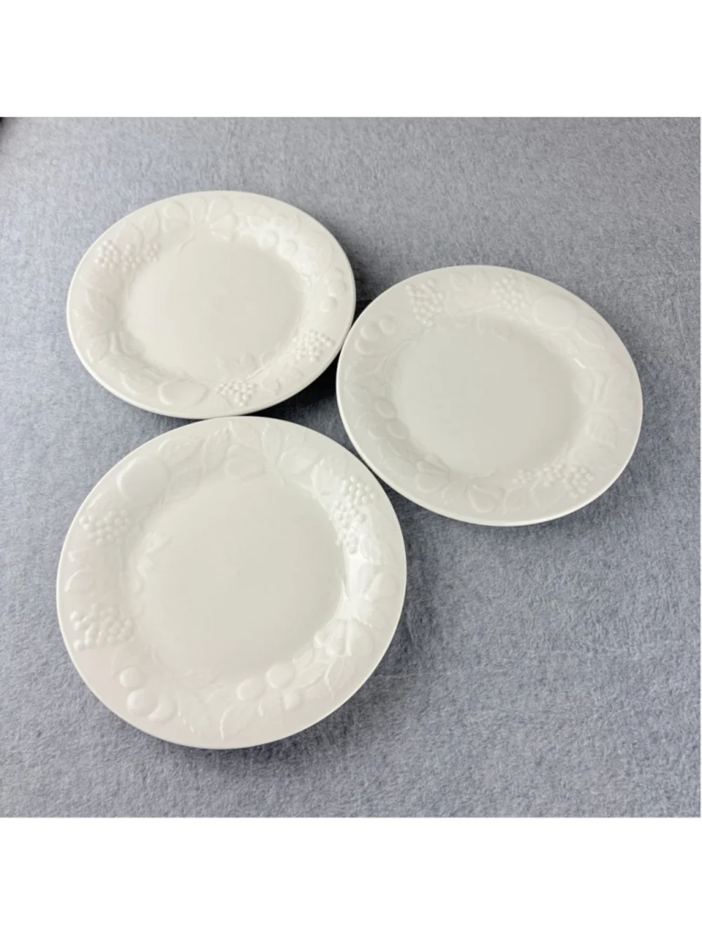 Gibson White Embossed Fruit Dessert Salad Plates 7 7/8